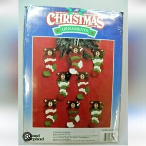 Vtg 91 Good Shepard Christmas Ornament Making Kit Bears In Stockings Crafts